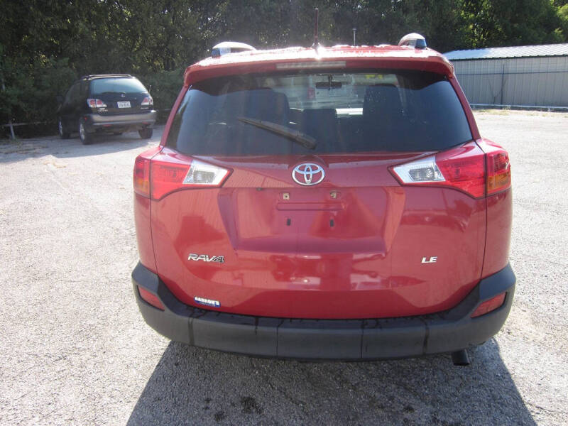 2014 Toyota RAV4 LE photo 5