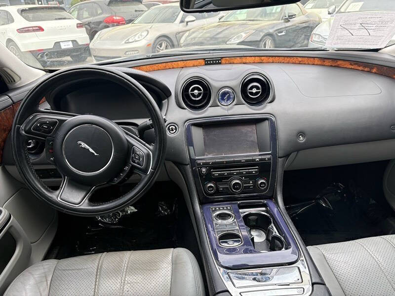 2011 Jaguar XJ