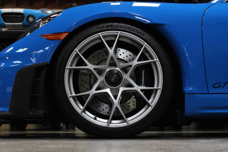 2023 Porsche 718 Cayman GT4 RS