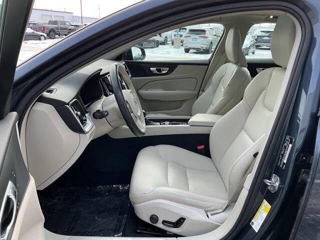 2020 Volvo S60 T6 Momentum