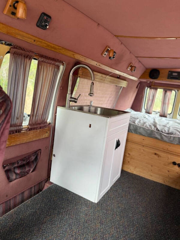 1992 Dodge Ram Van B250 Maxi