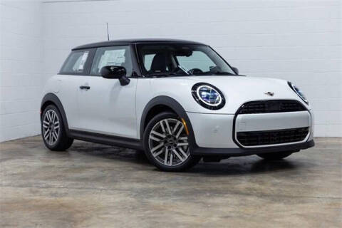 2025 MINI Hardtop 2 Door Cooper Signature Trim