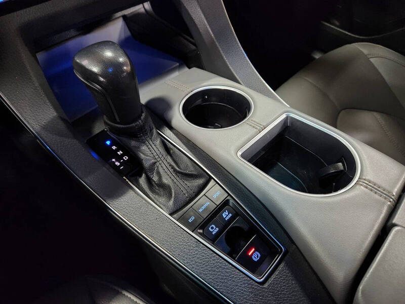 2021 Toyota Avalon Hybrid XLE