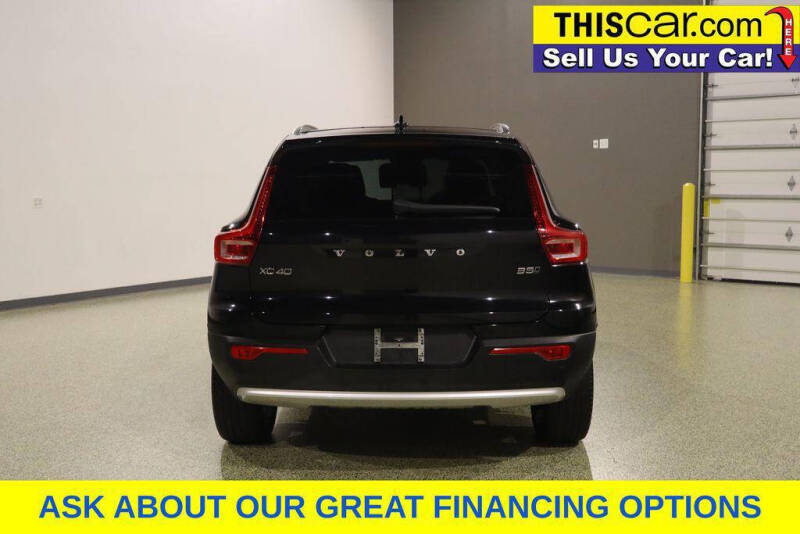 2024 Volvo XC40 B5 Plus Bright Theme