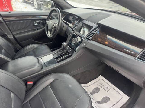 2017 Ford Taurus Limited