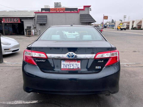 2012 Toyota Camry Hybrid XLE