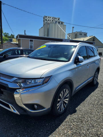 2020 Mitsubishi Outlander for sale at Deanas Auto Biz in Pendleton OR