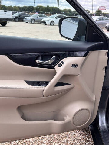 2017 Nissan Rogue SL