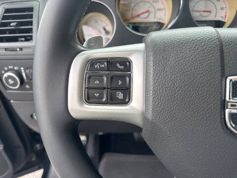 2014 Dodge Challenger SXT Plus