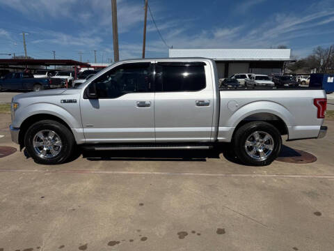 2017 Ford F-150 for sale at BENTON MOTORPLEX in Cleburne TX