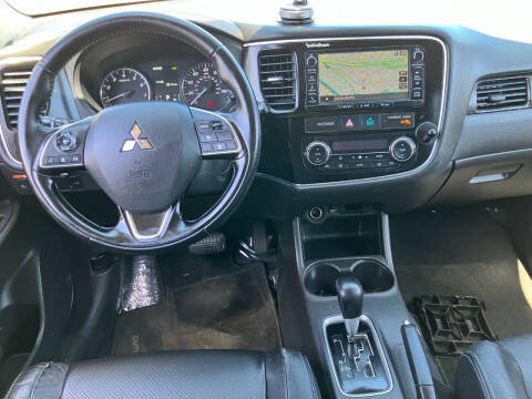2016 Mitsubishi Outlander SE