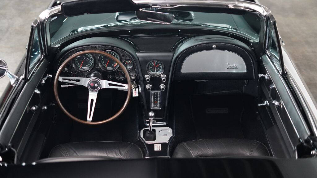 1966 Chevrolet Corvette 19