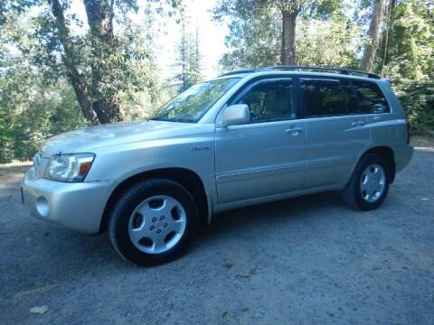 2004 Toyota Highlander for sale at Triple C Auto Brokers in Washougal WA