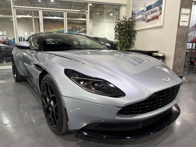 2019 Aston Martin DB11 V8