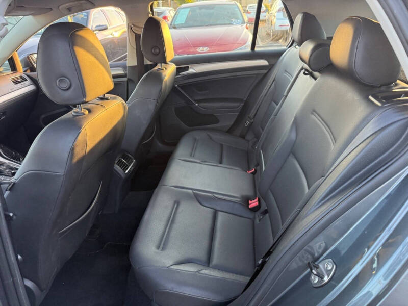 2015 Volkswagen Golf TSI SE