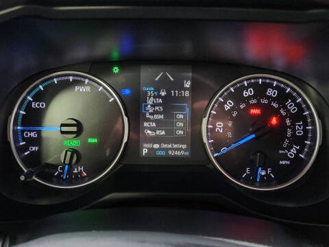 2022 Toyota RAV4 Hybrid XLE