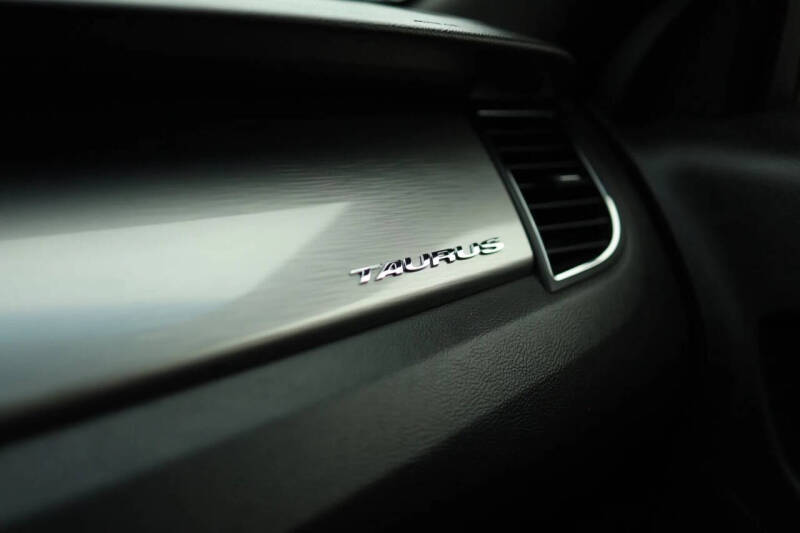 2016 Ford Taurus SEL