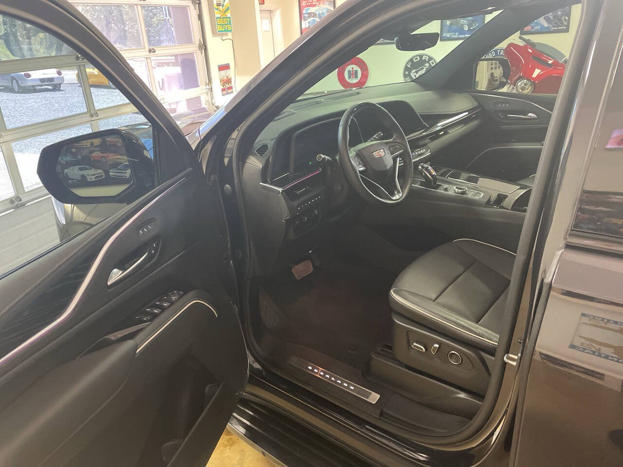 2023 Cadillac Escalade ESV 16