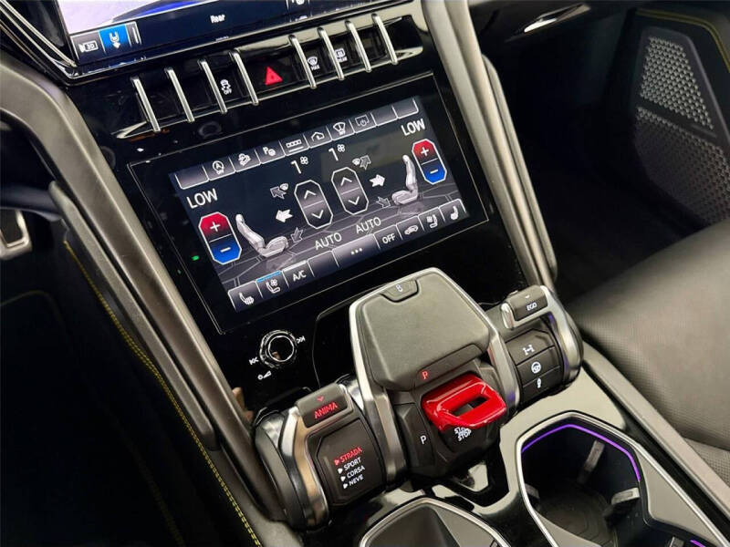 2022 Lamborghini Urus