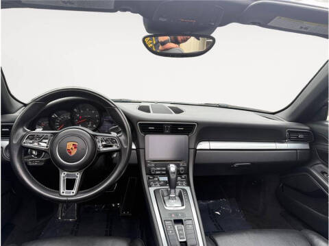 2017 Porsche 911 Carrera