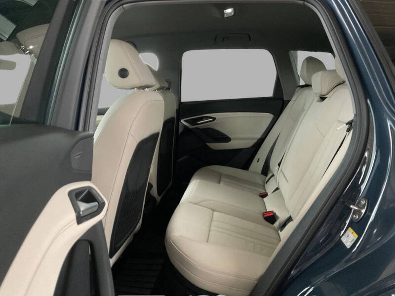 2025 Audi Q6 e-tron Premium
