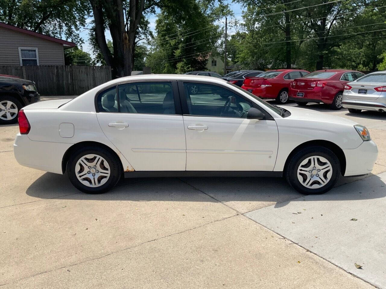 2007 Chevrolet Malibu for sale at Auto Connection in Waterloo, IA