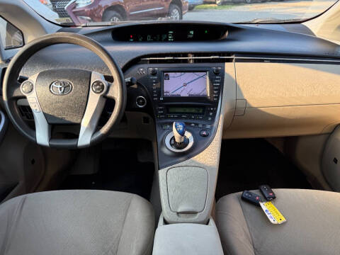 2010 Toyota Prius III