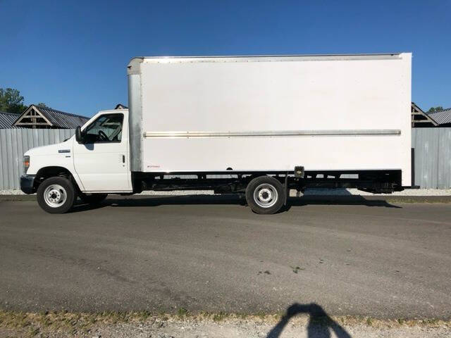 2011 Ford E-350