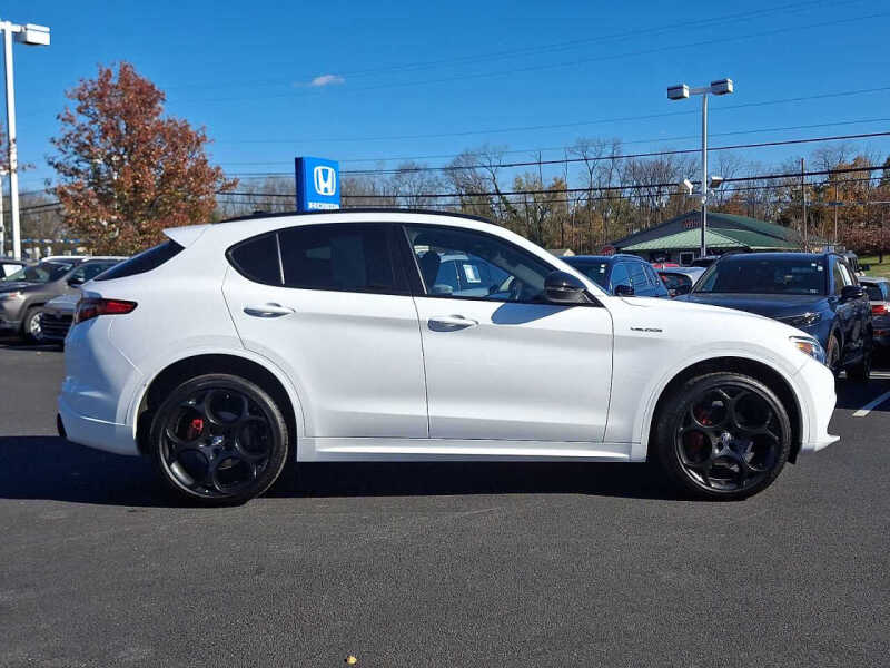 2023 Alfa Romeo Stelvio Veloce