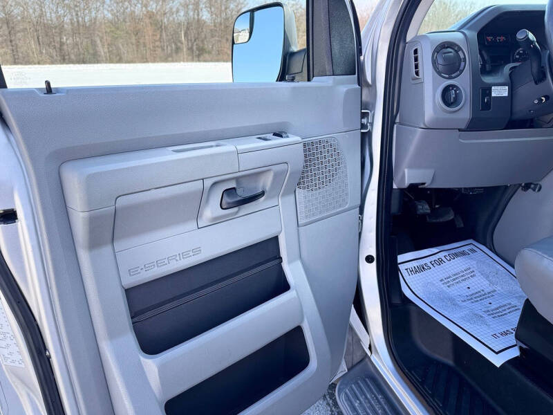 2012 Ford E-Series E-350 SD XL