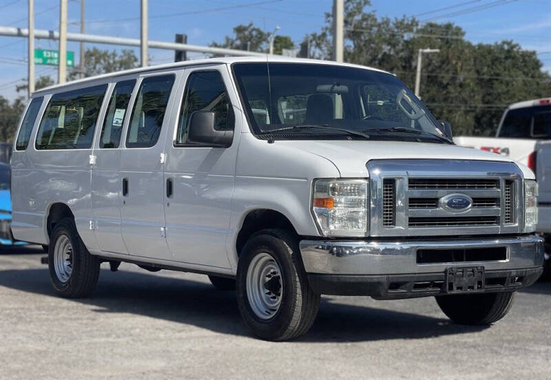 2011 Ford E-Series E-350 SD XLT