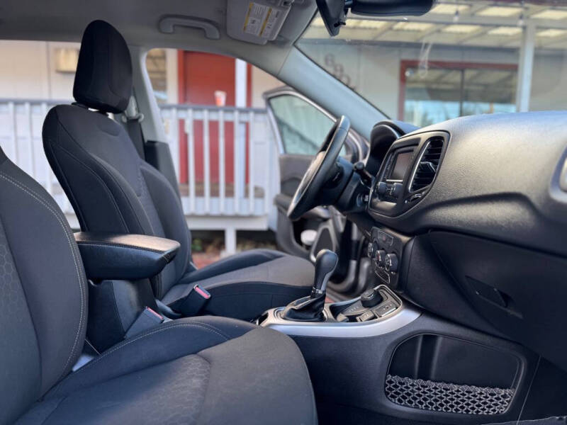 2017 Jeep Compass Sport