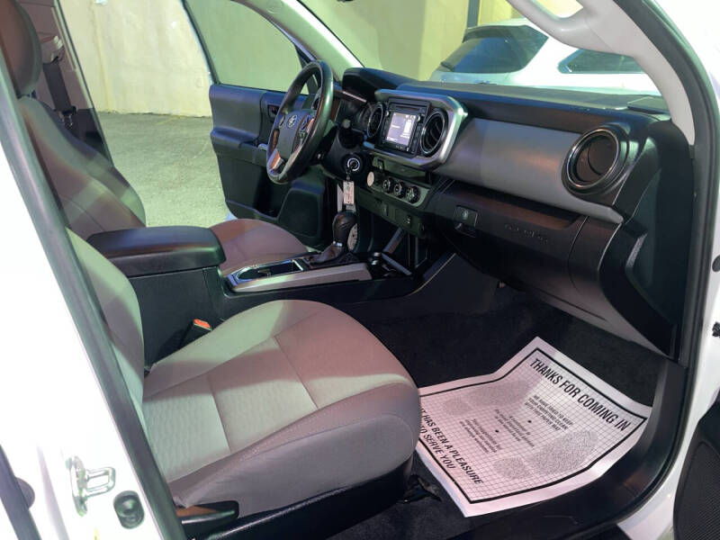 2017 Toyota Tacoma SR5 V6