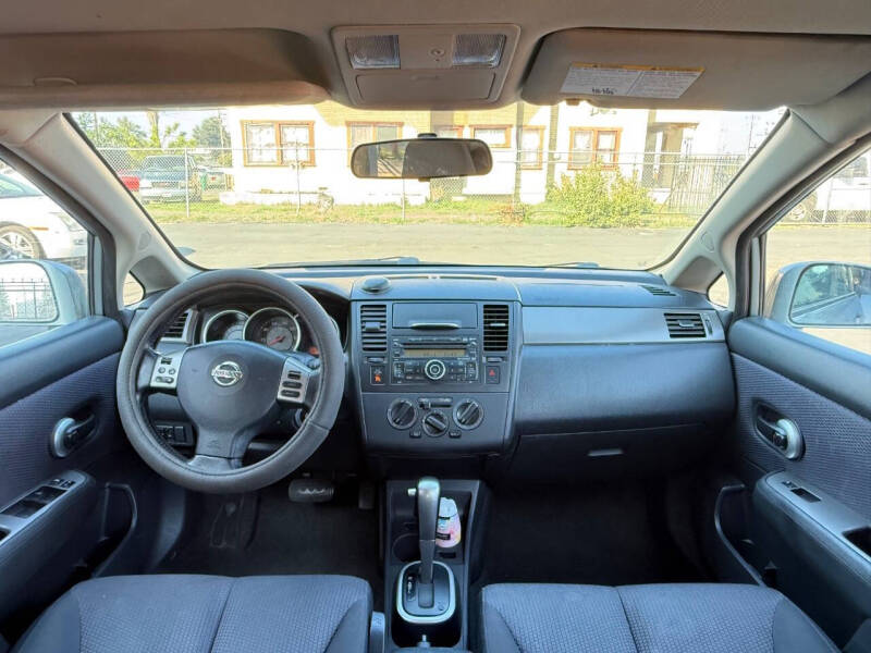 2009 Nissan Versa 1.8 SL