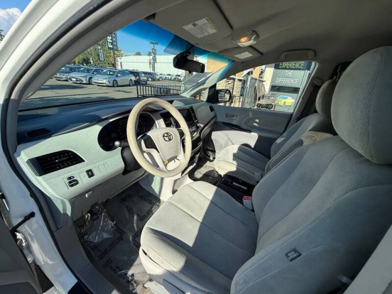2014 Toyota Sienna L 7-Passenger