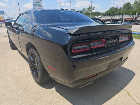 2018 Dodge Challenger SXT Plus