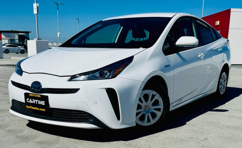 2022 Toyota Prius LE