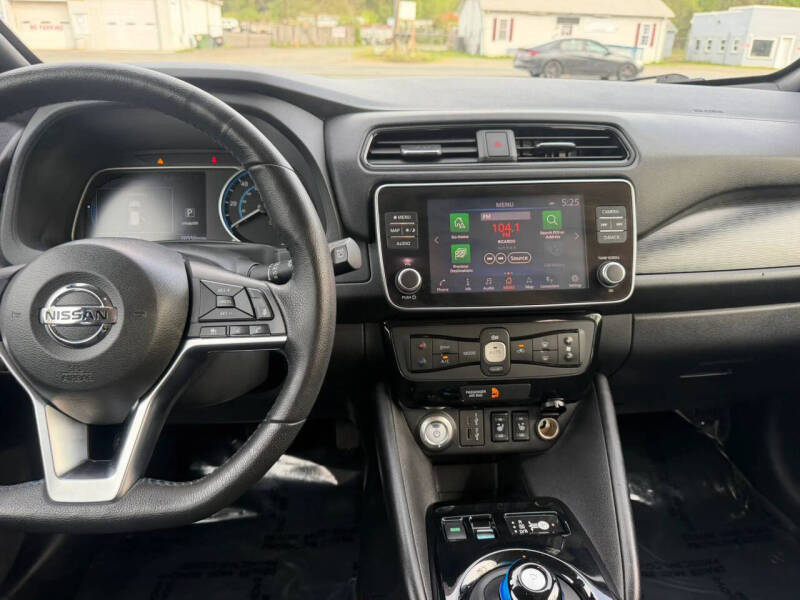 2022 Nissan LEAF SV