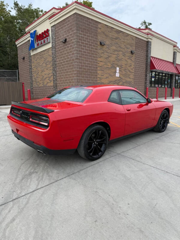 2017 Dodge Challenger SXT Plus