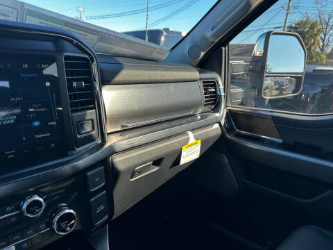 2025 Ford F-350 Super Duty Lariat