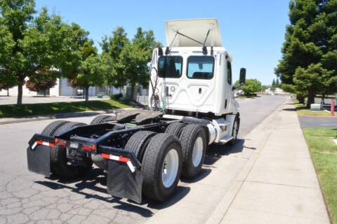 2019 Freightliner CASCADIA 126