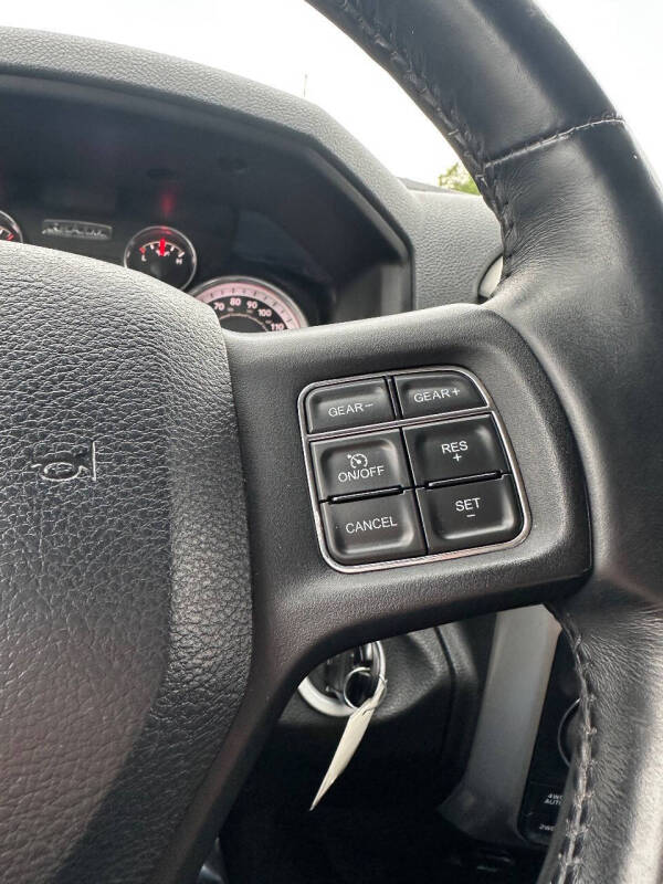 2015 RAM 1500 SLT