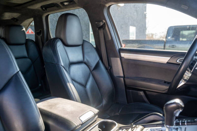 2016 Porsche Cayenne GTS