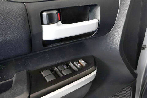 2017 Toyota Tundra SR5