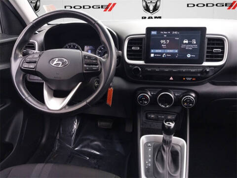 2022 Hyundai Venue SEL