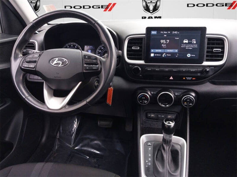 2022 Hyundai Venue SEL