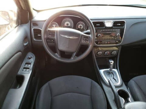 2014 Chrysler 200 LX