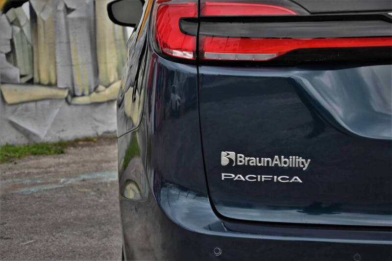 2021 Chrysler Pacifica Touring L