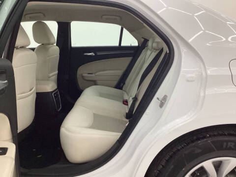 2021 Chrysler 300 Touring