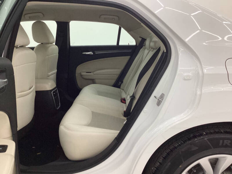 2021 Chrysler 300 Touring